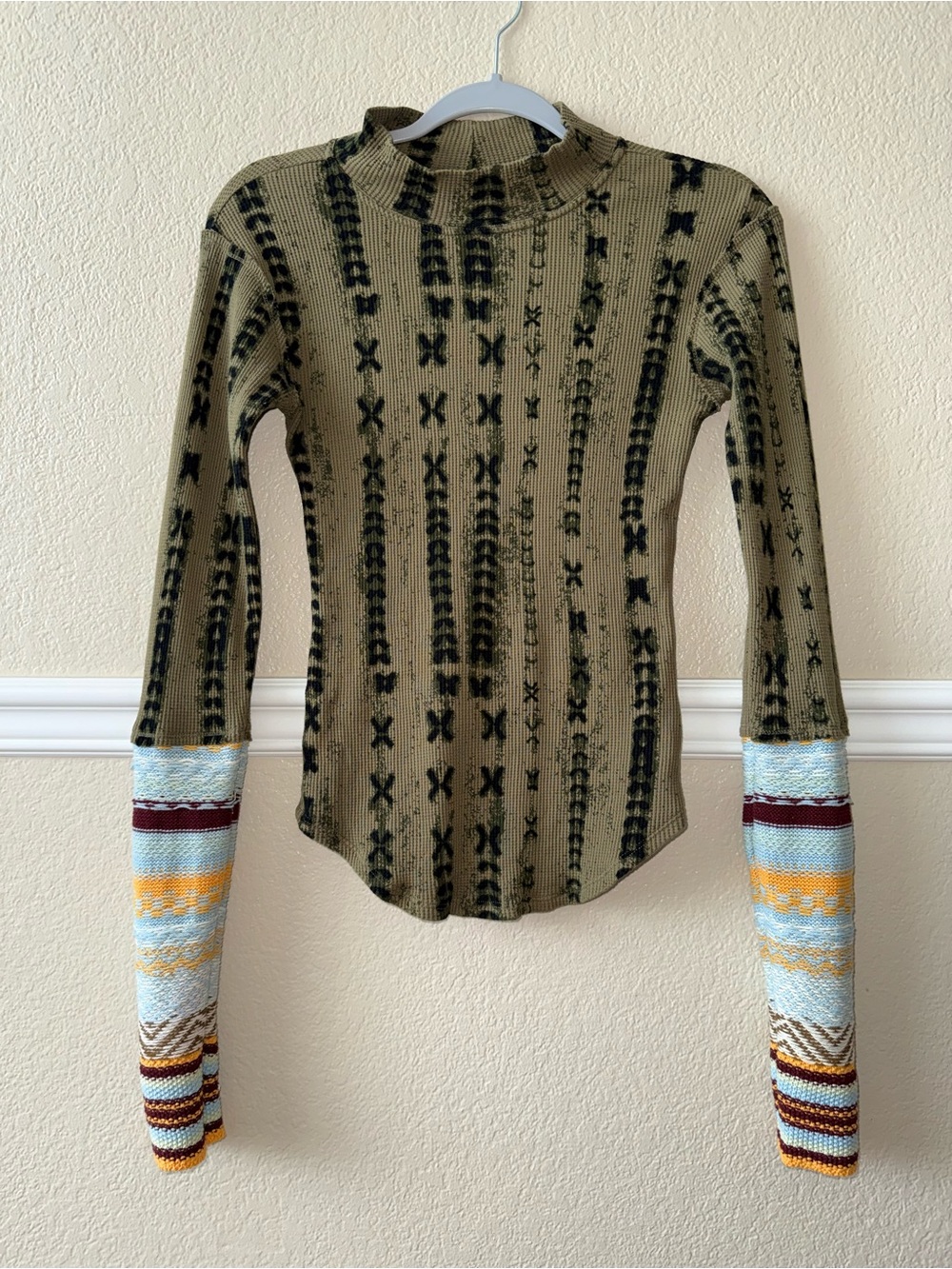 Free People 100% Cotton Wonderful Swit Olive Green Crochet Woven Cuff Thermal S - Picture 8 of 9